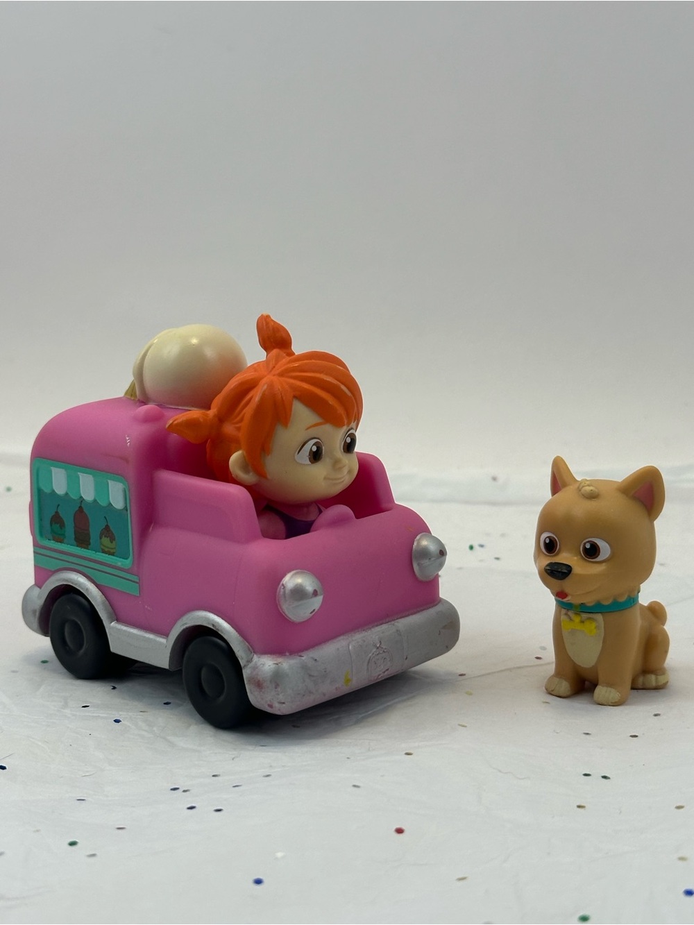 CoComelon Pink Ice Cream Truck & Pup Playset bundle (2)